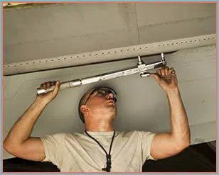 Philadelphia Golden Garage Door Repair Service Philadelphia, PA 215-337-4817 - 10-install-cont